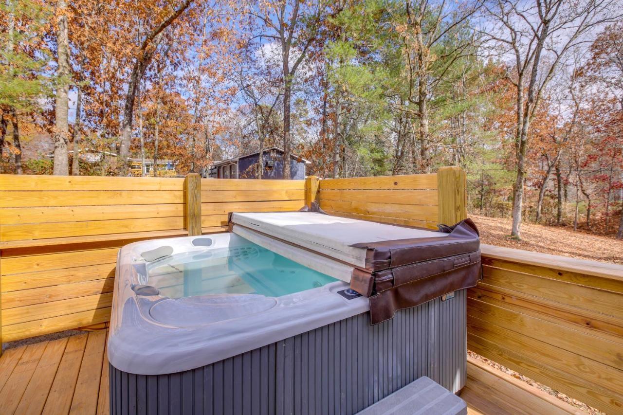 Hébergement de vacances Pet-friendly With Hot Tub And Kayaks